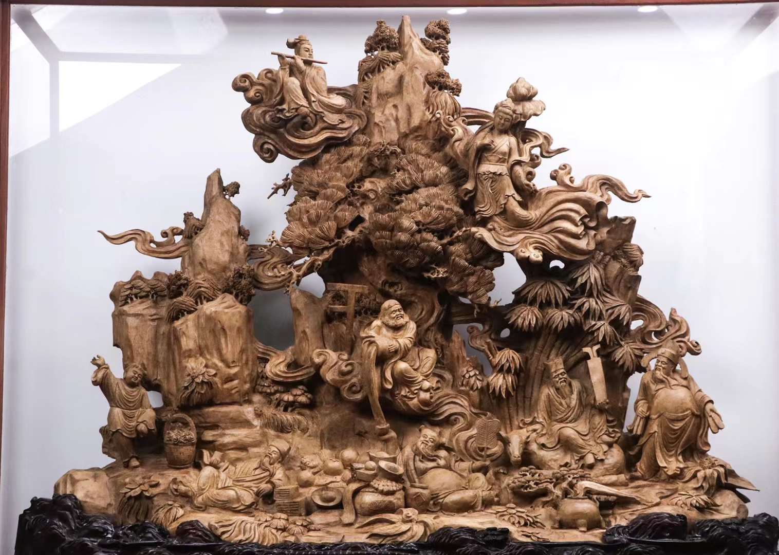 印尼沉香木大师雕刻《八仙齐聚》(图1)